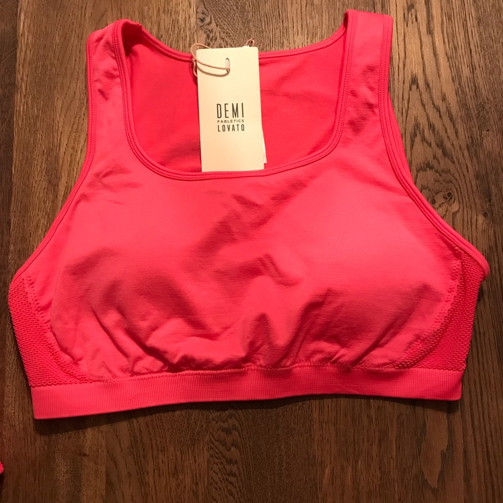 NWT! Demi Lovato Fabletics sports bra- Hot Pink- M